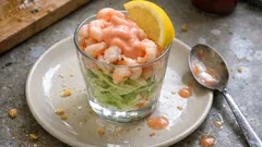 冷凍スキャンピで手軽に華やか:混ぜるだけカクテルソースの冷たい前菜