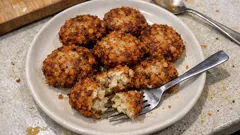 外こんがり、中もっちり＆シャキッ。スプーンで落とすだけの「ハッシュドれんこん」