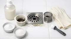 お風呂の排水口のヌメリと臭いをスッキリ落とす簡単掃除手順